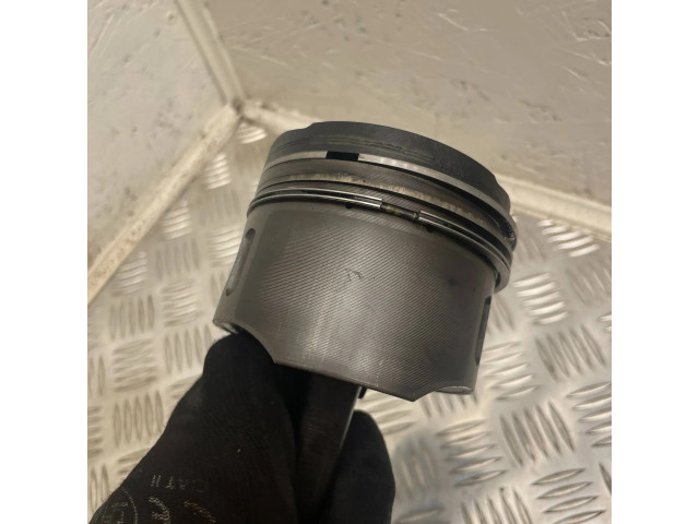  Поршень с шатуном    Jeep Grand Cherokee (WJ) для дизельного двигателя 2.7