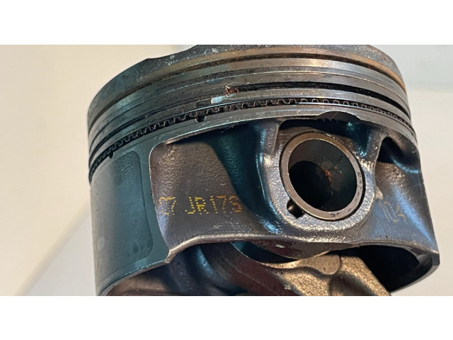 Píst C7JR17S, 0822LB Volvo XC90 pro benzínový motor 2.0