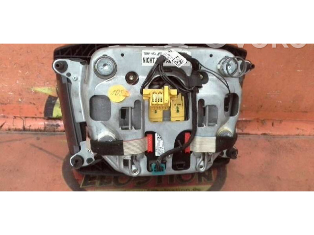 Подушка безопасности водителя    Volkswagen Phaeton