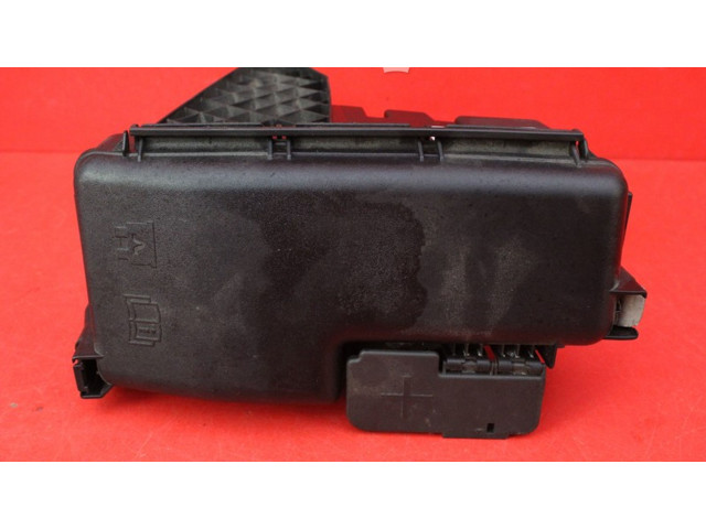 Блок предохранителей 30728132, 30728132 Volvo V70