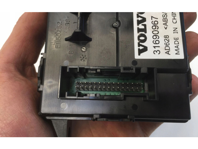 Турбина Блок управления кондиционером Volvo XC40  31690967   для двигателя B3154T      