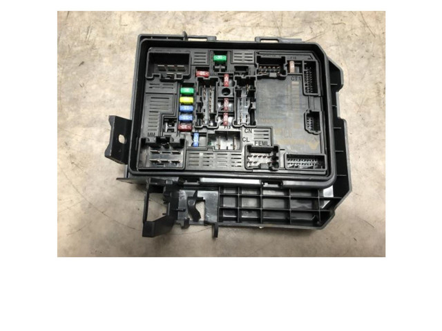 Блок предохранителей 284B65716R, 284B65716R Dacia Sandero III