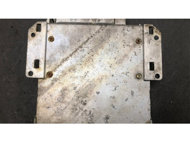 Řídící jednotka 0281001185 Audi 80 90 B3 1990