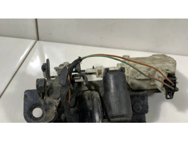 Замок задней крышки