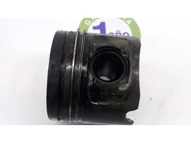 Píst 11257803033 BMW 5 E39 2.0