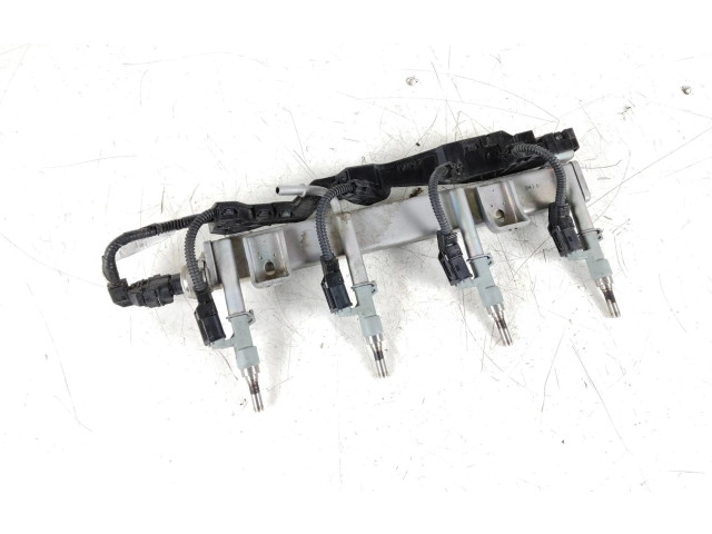 Vstřikovač 2325025020, 8212533220C Toyota RAV 4 (XA50) A25A-FXS