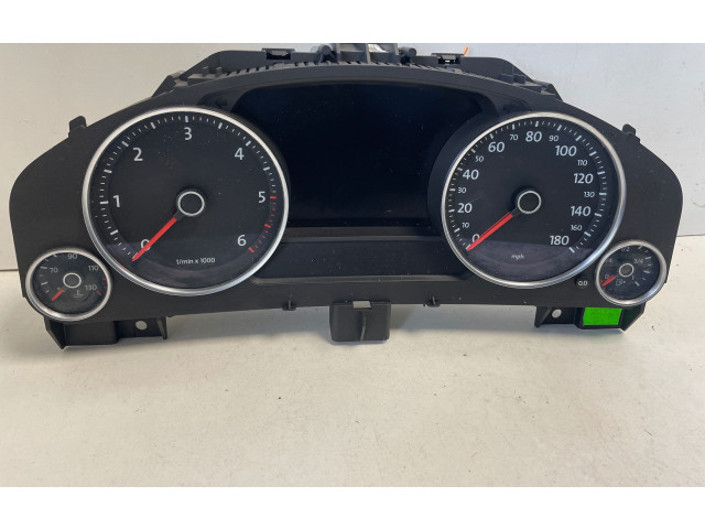 Přístrojová deska Volkswagen Touareg II 2013 7P6920982S