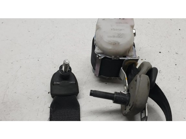 Задний ремень безопасности