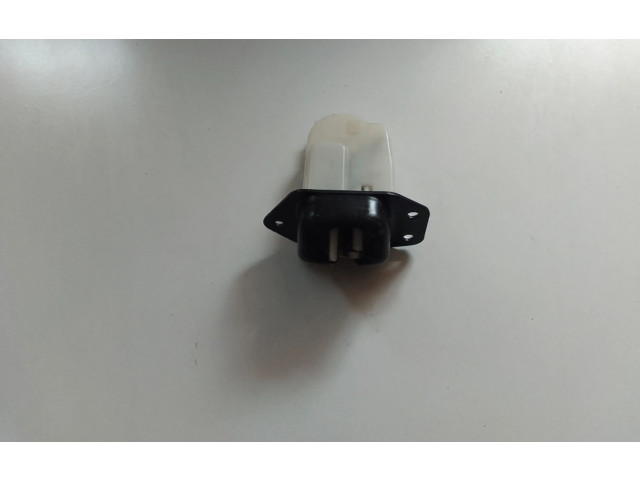 Zámek zadních dveří 90502EN00A Nissan Juke I F15 2011