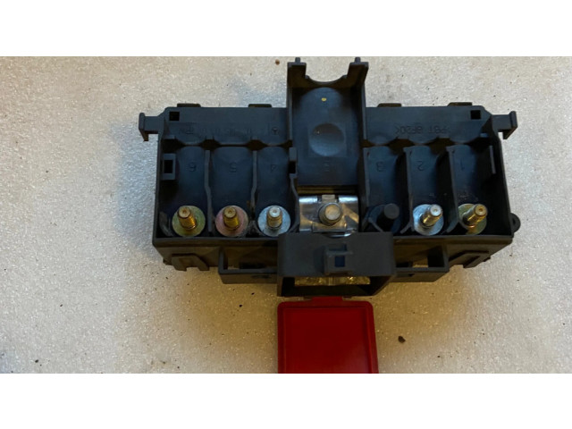 Pojistková skříňka A2035450301 Mercedes-Benz C W203 2002