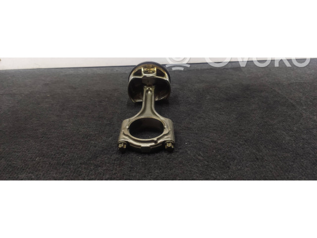  Поршень с шатуном B420T2 82L233  Volvo XC60  