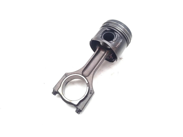 Píst BMW 1 E81 E87 pro naftový motor 2.0