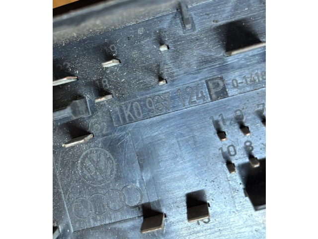 Pojistková skříňka 1K0937124P Skoda Octavia Mk2 (1Z) 2006