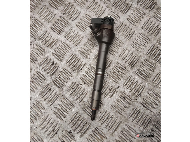 Форсунка 03l130277j    Volkswagen PASSAT B7   