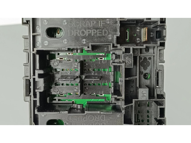 Блок предохранителей 68347016AD   Jeep Grand Cherokee WL    