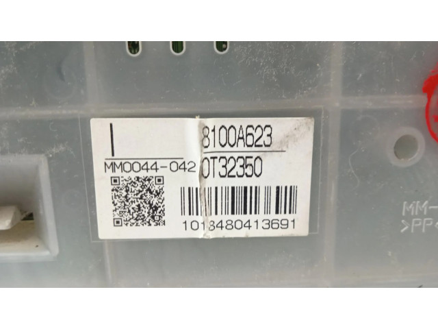 Панель приборов 8100A623 Mitsubishi Montero