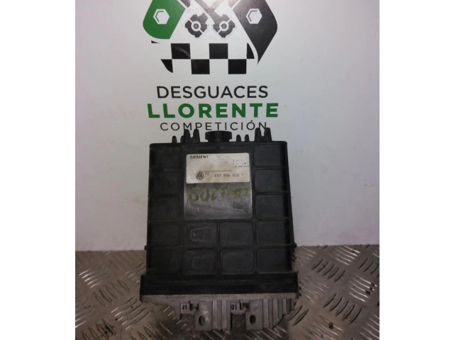 Блок управления двигателем Блок управления 037906025T Volkswagen Golf III