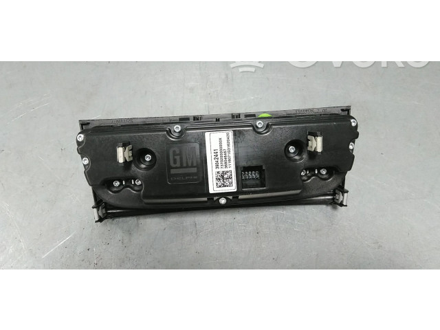 Блок управления климат-контролем 39042441, 39018788 Vauxhall Astra K