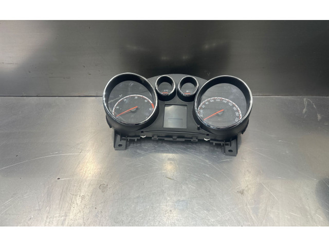 Панель приборов 13346182, 600775881 Opel Meriva B