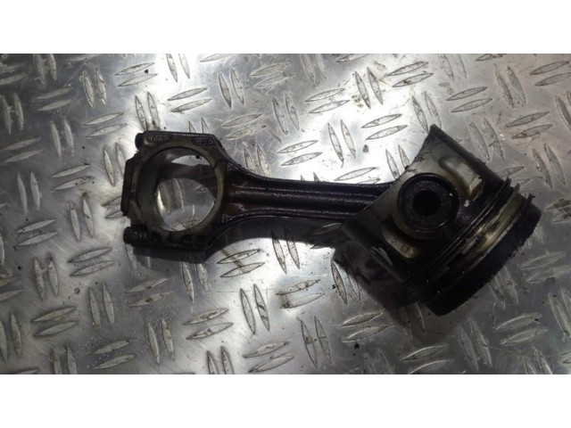 Píst    Seat Toledo I (1L)  pro naftový motor 1.9  