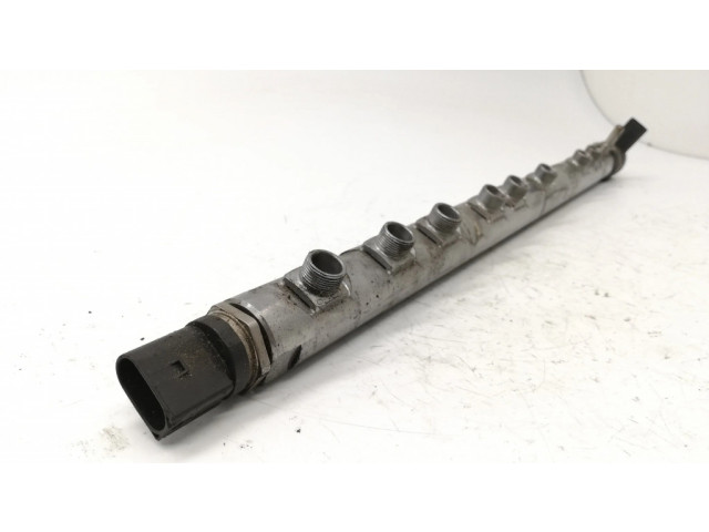 Vstřikovací lišta BMW 7 F01 F02 F03 F04