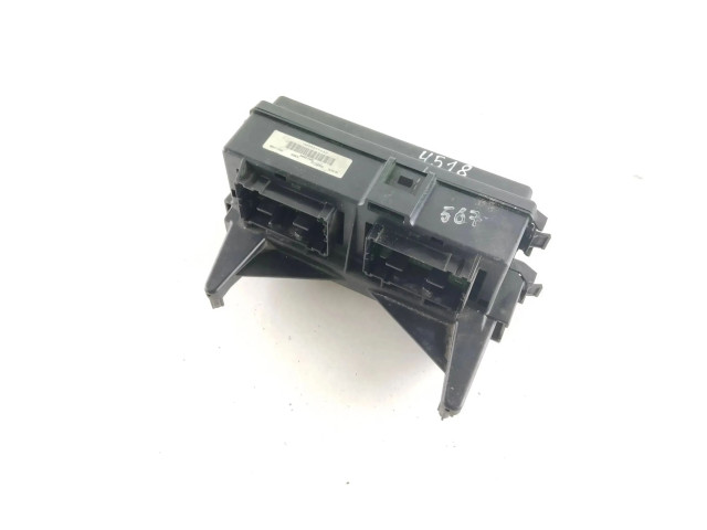 Блок предохранителей 04692114AC   Jeep Commander    