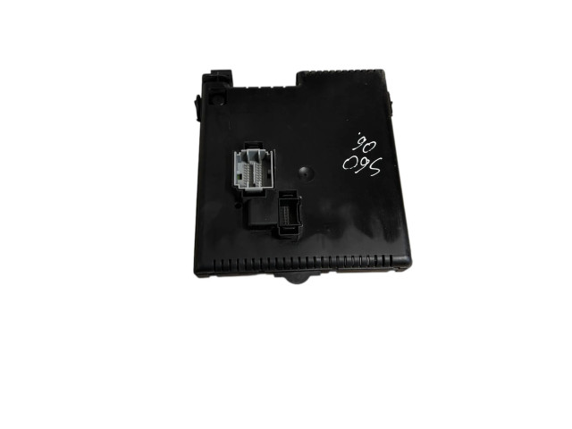 Блок предохранителей 30728512, 28017881 Volvo S60