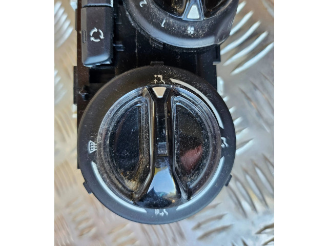 Блок управления климат-контролем E1063074 Peugeot 2008 I