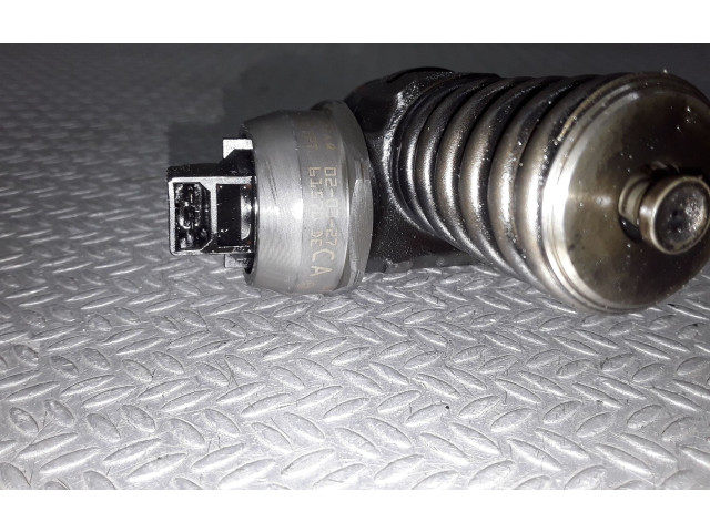 Форсунка 038130073AQ    Audi A3 S3 8L  - 