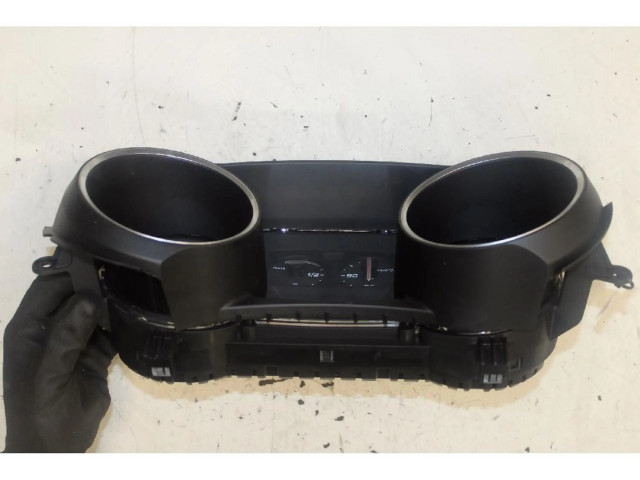 Přístrojová deska Alfa Romeo Giulia 2010