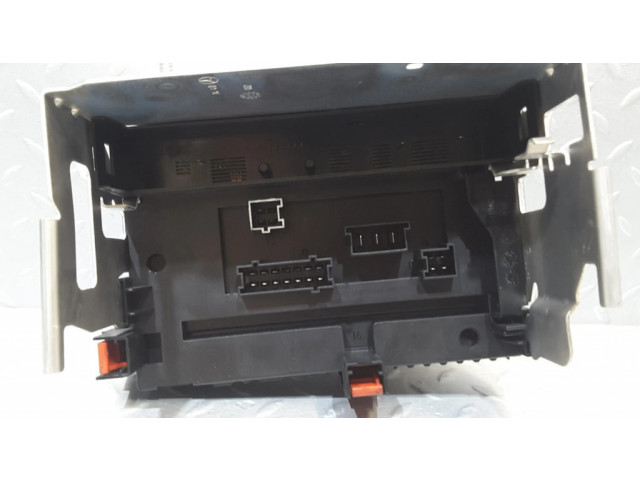   Pojistková skříňka A2215403250, A2215450801   Mercede-Benz S W221 2007