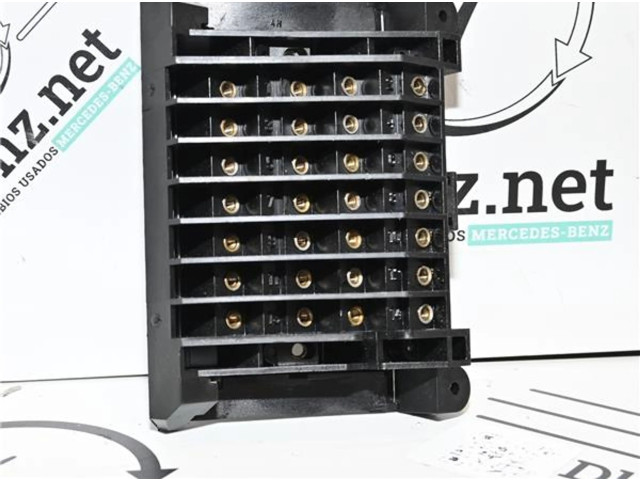 Ящик предохранителей (комплект) A1235400650, A1235400650    Mercedes-Benz 200 300 W123