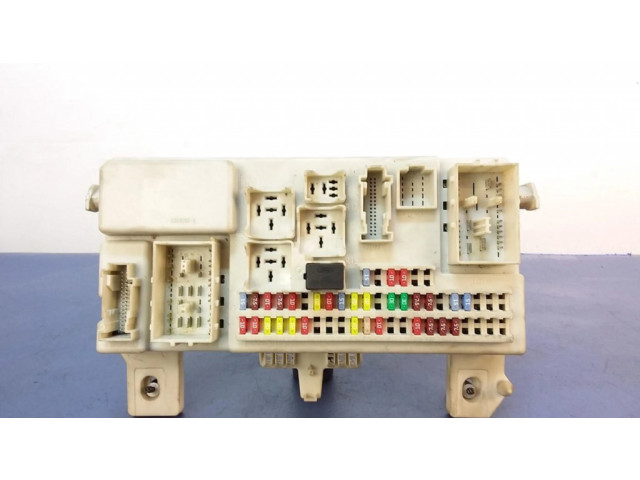 Блок предохранителей BP4K66730C Mazda 323 F