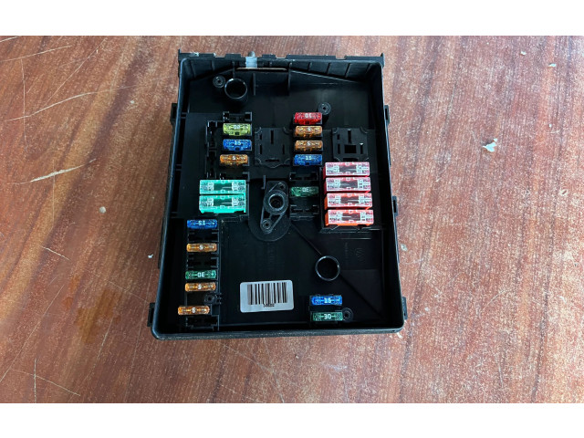 Блок предохранителей 1K0937125A   Audi A3 S3 8P    