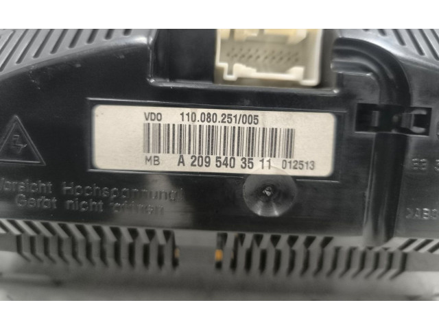 Přístrojová deska Mercedes-Benz CLK A209 C209 2004 A2095403511