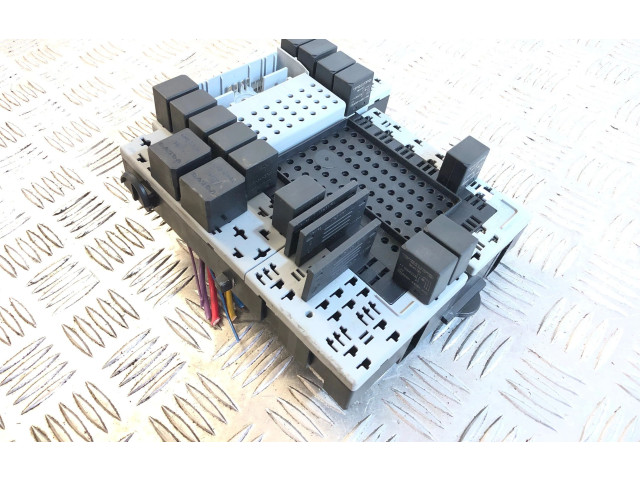 Блок предохранителей 30657428, 03W063 Volvo XC90