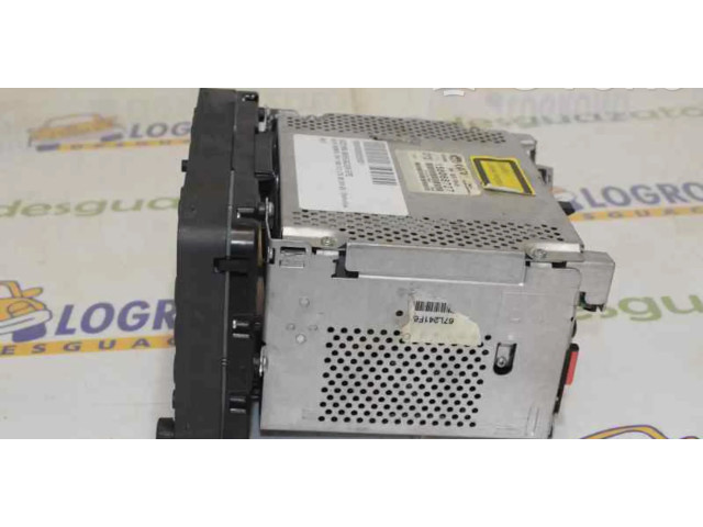 Радио/ проигрыватель CD/DVD / навигация