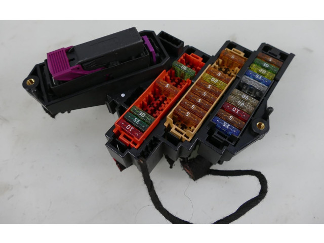 Pojistková skříňka 8K0941824 Audi A6 S6 C7 4G 2013