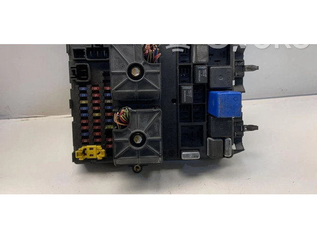 Блок предохранителей 8004480944   Jeep Grand Cherokee (WJ)    