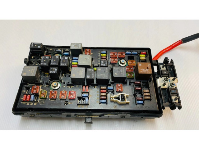 Блок предохранителей 22933570 Opel Insignia A