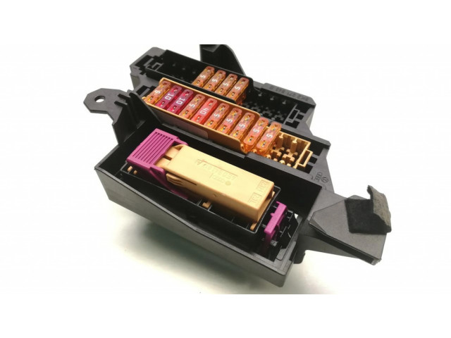 Pojistková skříňka 8K2971845B, -- Audi A4 S4 B8 8K 2010