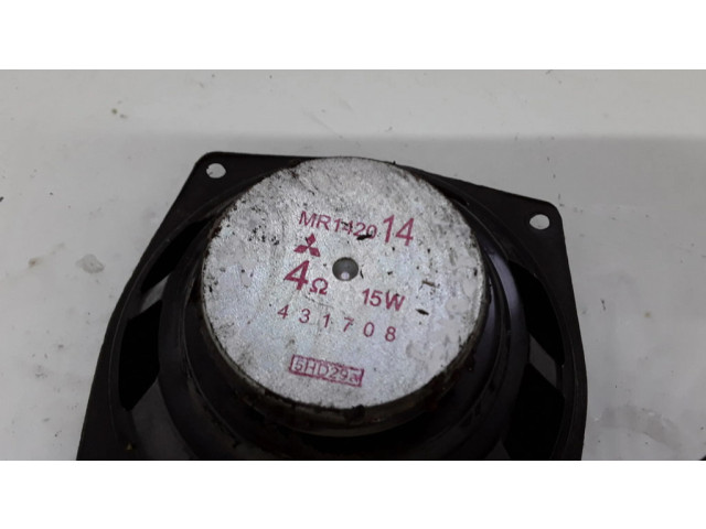 Громкоговоритель (громкоговорители) в задних дверях