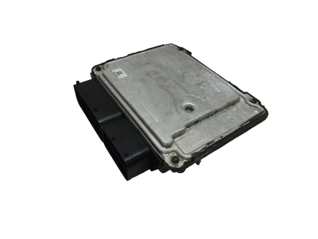 Řídící jednotka 045906013A, 0281013182 Skoda Roomster (5J) 2008