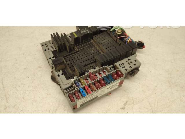 Блок предохранителей  8645411   Volvo V70    