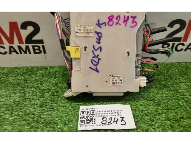 Блок предохранителей 8273053021, 2ADFHV Lexus IS 200-300