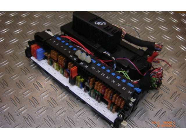 Блок предохранителей 8364542 BMW X3 E83