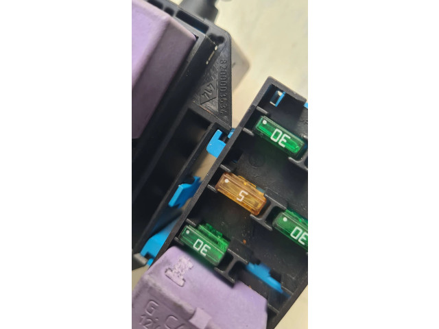 Pojistková skříňka 8200003634 Renault Espace IV 2003