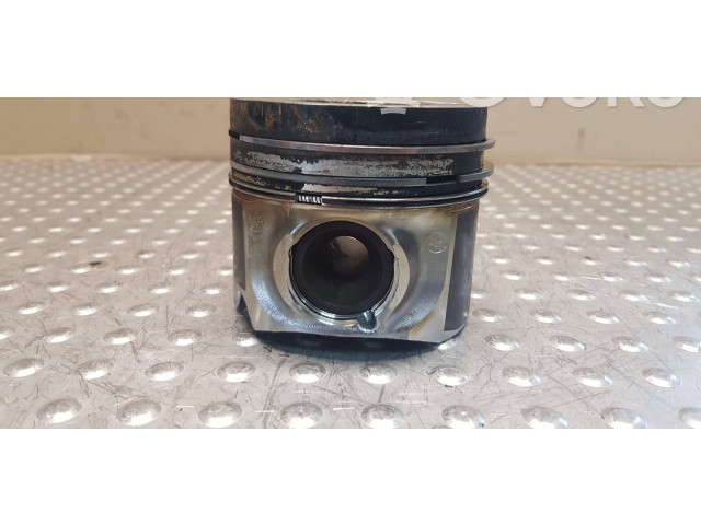 Píst 83L82 Audi A8 S8 D4 4H