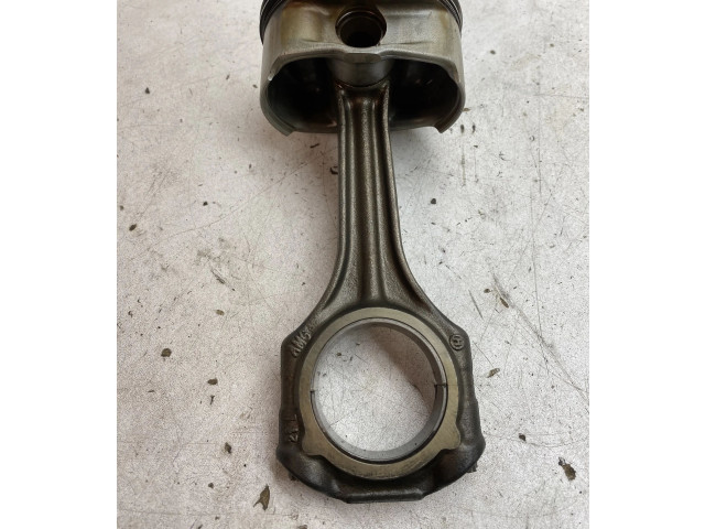 Píst 97L42, R021 Mercedes-Benz SLK R171