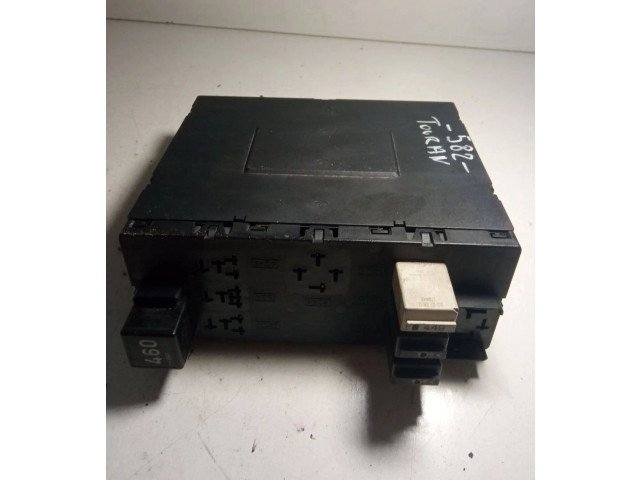 Блок предохранителей 3C0937049E, F005V00526 Volkswagen Touran I